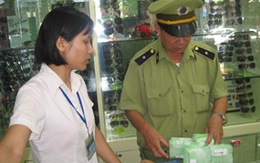 Một số cửa hàng kính mắt ở Hà Nội: Không “loạn” thành “loạn”