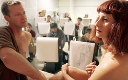 Hiệu trưởng làm mẫu "nude" cho sinh viên