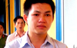 Vượt tường "yêu" người tình trẻ con