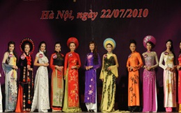Người đẹp HHTG người Việt duyên dáng áo dài 