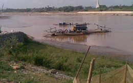 Phà cho dân không chở... dân
