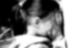 9 tuổi bị dượng cưỡng hiếp hơn 30 lần