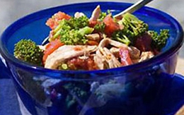 Salad thịt gà - súp lơ