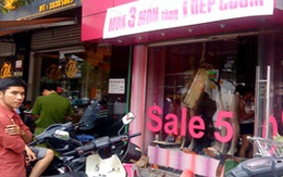Chồng tưới xăng đốt shop thời trang của vợ 