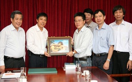 GS Ngô Bảo Châu nhận bằng tiến sỹ danh dự của ĐHQG Hà Nội