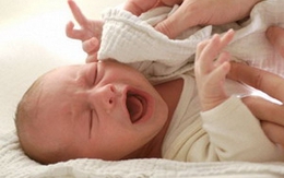 Bỏ rơi con, bị khép tội giết người