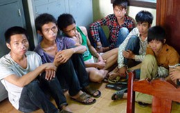 Côn đồ "phê" rượu, náo loạn phố, đánh chết người