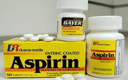 Một bà mẹ suýt chết vì uống Aspirin để tiêu sữa 