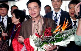 GS Ngô Bảo Châu hạnh phúc trở về Việt Nam