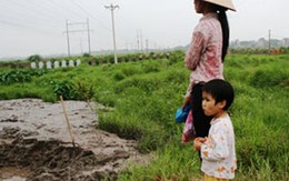 Đớn đau người sống trong vụ hàng chục ngôi mộ "mất tích"