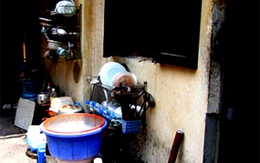 Chiếc búa dính máu và xác đôi nam nữ trong phòng trọ