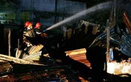 Nhà trọ bị phóng hỏa, một người chết