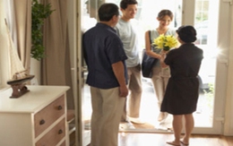 Bi hài nữ sinh "ra mắt" bố mẹ chồng tương lai  