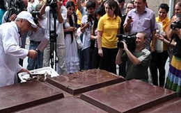 Thanh sôcôla nặng hơn 4 tấn