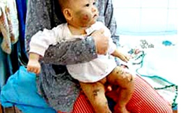 Vụ bé 9 tháng tuổi bị mẹ bạo hành: PHẪN NỘ!