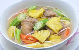 Canh gà nấu dứa