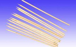 Tăm xỉa răng xuyên thủng ruột thừa 
