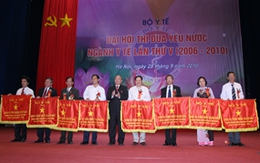 Biểu dương công sức các cán bộ y tế