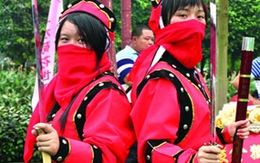 Muốn lấy vợ phải... đánh bại cô dâu 