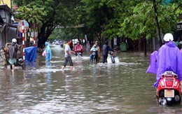 Miền Trung bất ngờ chịu lũ lớn