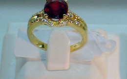 Giá vàng trong nước vẫn tăng vọt
