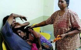 Bé 4 ngày tuổi bị khỉ bắt cóc rồi đánh chết