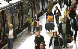 Mẹ suýt mất con vì mải đuổi theo cướp
