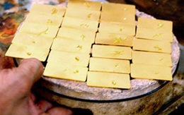 Giá vàng xuống dốc dưới 32 triệu đồng