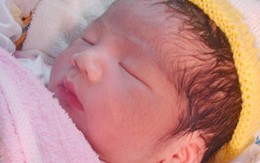Tạo cơ hội người thân nhận lại bé bị thả trôi sông