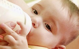 Khi nào cần đổi sữa cho con?
