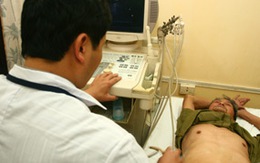 Bác sĩ "công" vẫn được khám "tư"