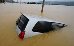 Vụ xe khách bị lũ cuốn: Thêm 1 hành khách thoát nạn