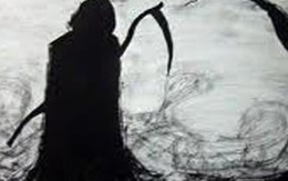 Thi thể bốc mùi bỗng... sống lại