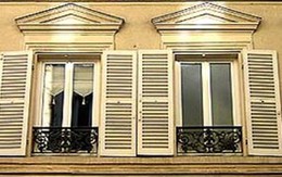 11 người bị rơi xuống từ nhà cao tầng