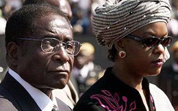 Tổng thống Zimbabwe bị vợ "cắm sừng"