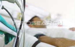 Tỉnh giấc sau 50 ngày hôn mê nhờ tình yêu 