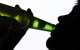 Vì sao nam giới dễ nghiện đồ uống có cồn?