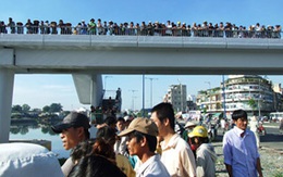 Cụ ông 70 tuổi rơi xuống kênh tử vong 
