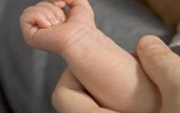 Bé gái 10 tuổi sinh con