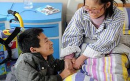 Chuyện tình chàng tí hon và nàng tật nguyền