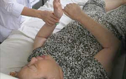 Tự chữa đau khớp dễ gây biến chứng