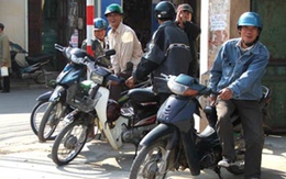 Từ 1/1/2011 hành nghề xe ôm sẽ phải đeo thẻ