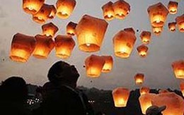 Bỏng mặt vì ngắm đèn trời