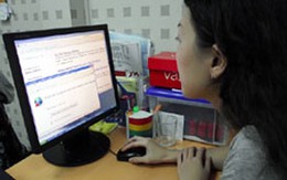 "Phát khùng"vì không đặt mua được vé tàu qua mạng