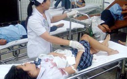 Nữ sinh lớp 8 bị đâm trên đường đi học về