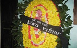 Tặng hoa tang "dằn mặt" người sống