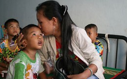 Vụ trẻ Nhà mở bỏ trốn: Người mẹ “tâm thần” xuất hiện