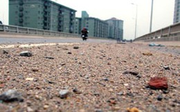'Bẫy' cát sỏi trên cầu cạn Pháp Vân