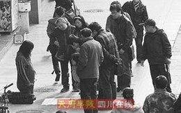 Bà bầu xin tiền để… phá thai