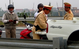 Đại lộ Thăng Long sau 3 ngày phân luồng: Vi phạm tràn lan